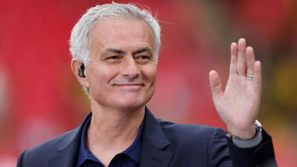 Which person says no to Benfica? - The Special One touches down for negotiations