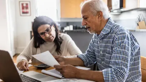 Government Retirement Payment Expected to Increase by 4.7 Percent Starting in Spring